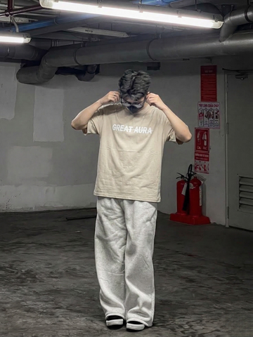 THE SOLID AURA TEE