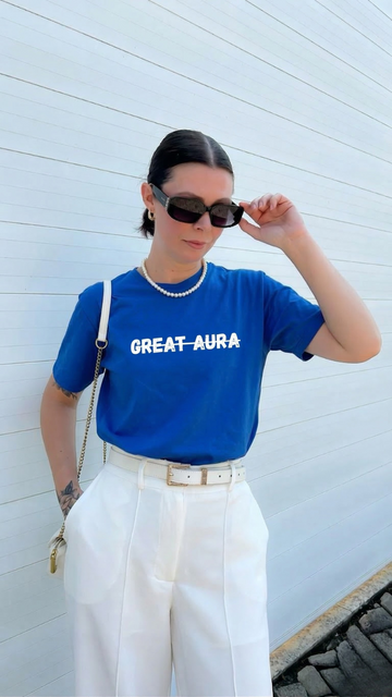THE SOLID AURA TEE